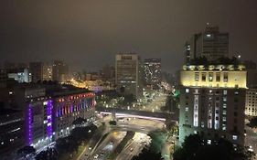 Studio Sé Centro SP - Metrô na Porta